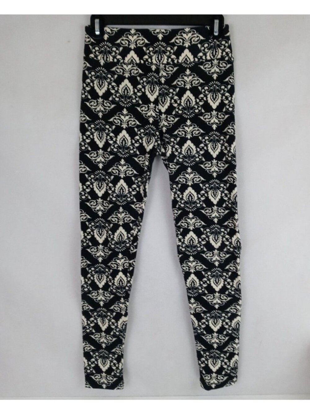 LuLaRoe OS Leggings Black With Victorian Floral Designs